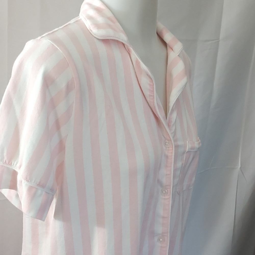 Liz Claiborne pajama set small flaw